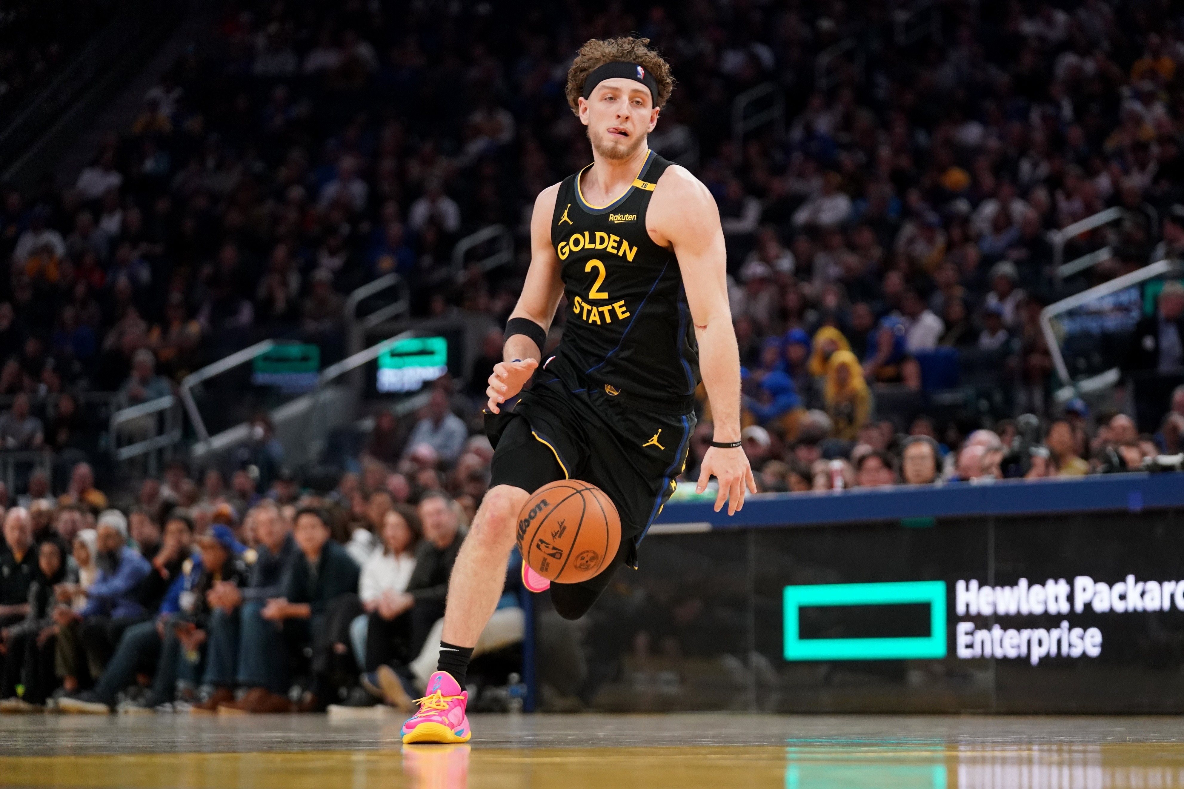 关于库里官方宣布出色防守新规，中国队引发争议！的信息